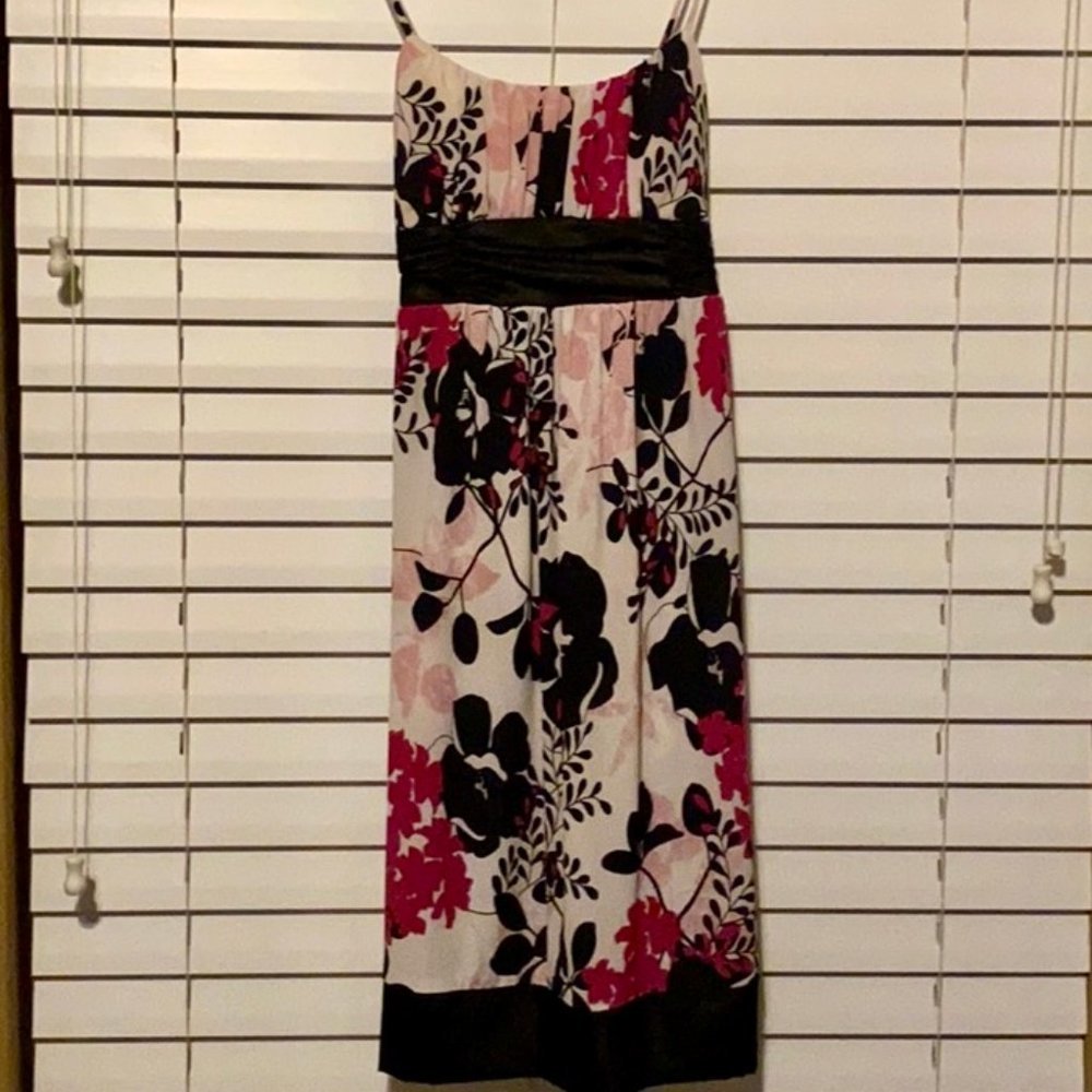 Intrigue Sleeveless Floral Dress Size Smal…
